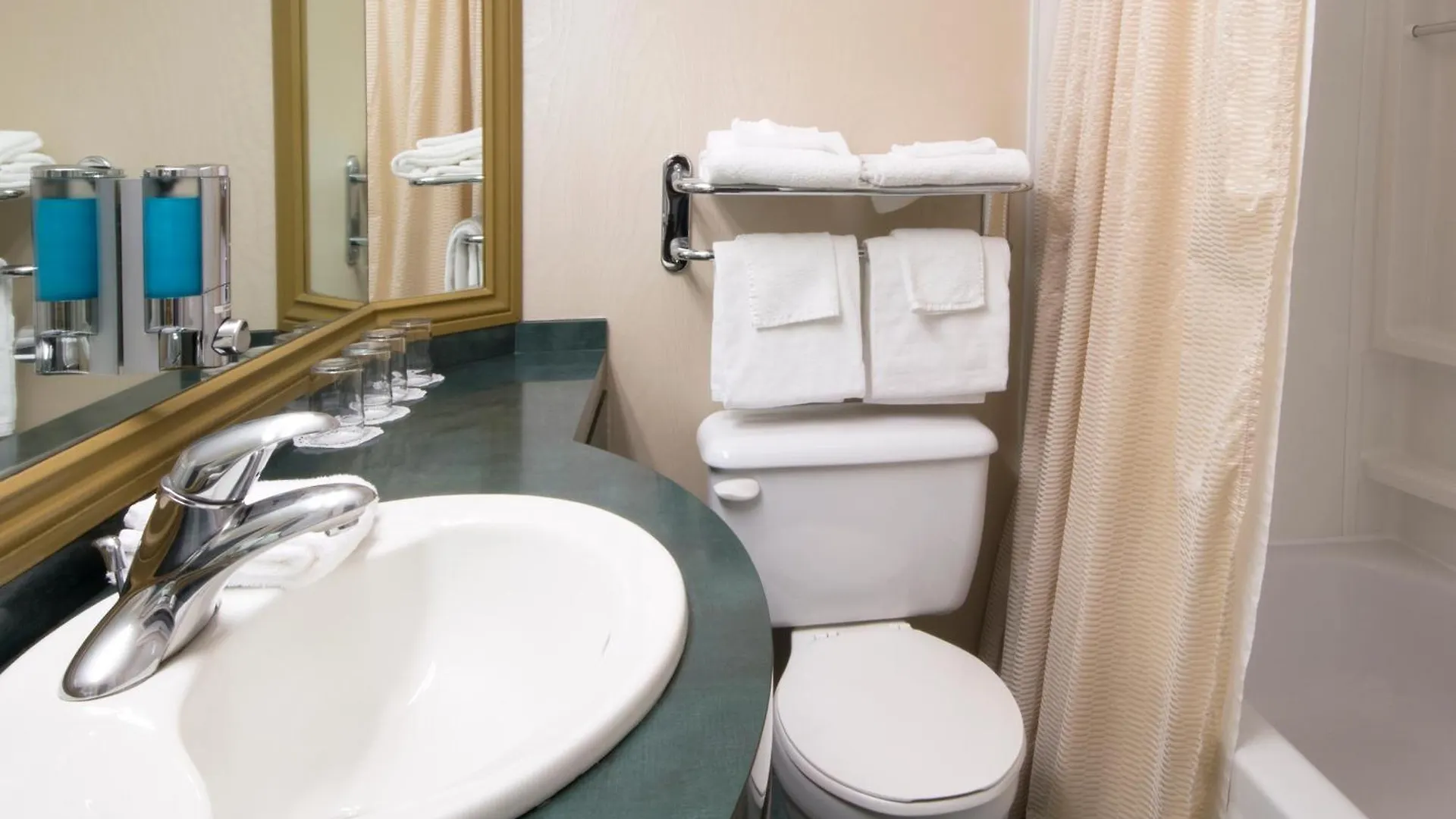 Auberge Québec 2*, Ciudad de Quebec Canadá